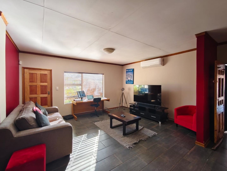 3 Bedroom Property for Sale in Langenhovenpark Free State